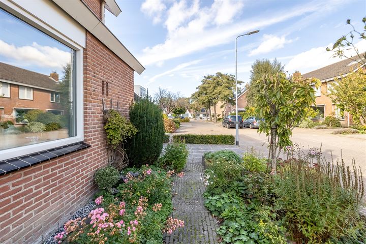 Bekijk foto 34 van Walraven van Hallstraat 5