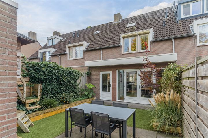 View photo 51 of Van der Horststraat 14