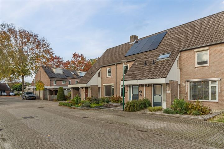 View photo 58 of Van der Horststraat 14