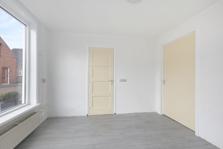 Photo 16 of Schoolstraat 7