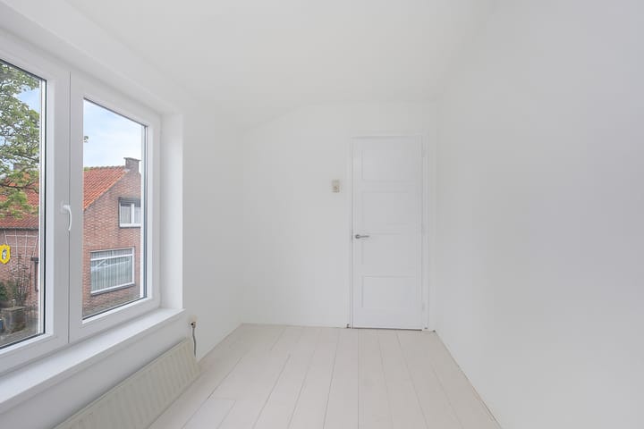 Photo 22 of Schoolstraat 7