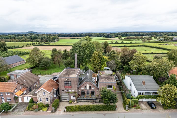 Foto 98 van Dorpsstraat 13-A