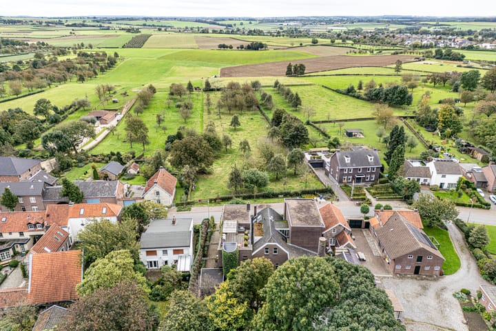 Foto 99 van Dorpsstraat 13-A