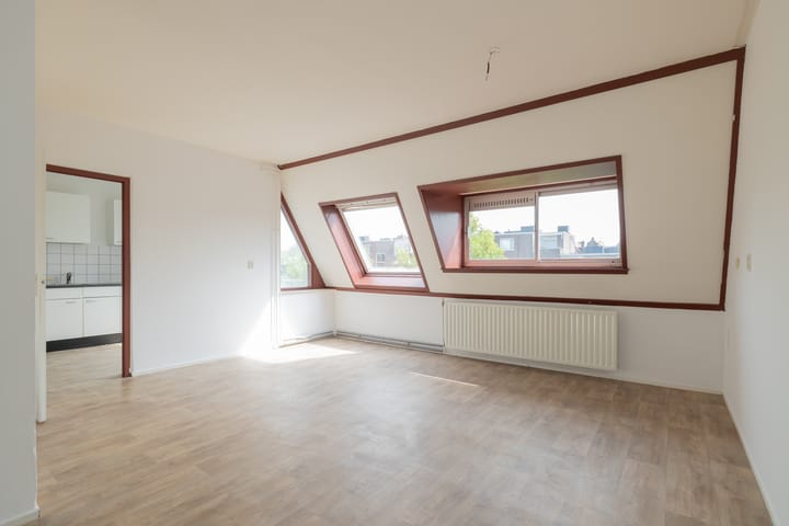 Foto 2 van Van Beuningenstraat 20-D