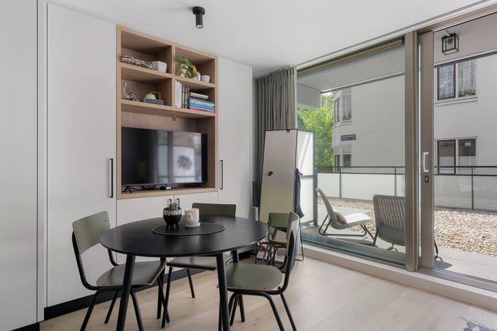 Photo 6 of Burmandwarsstraat 7-A