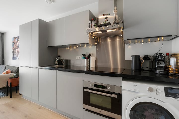 Photo 11 of Burmandwarsstraat 7-A