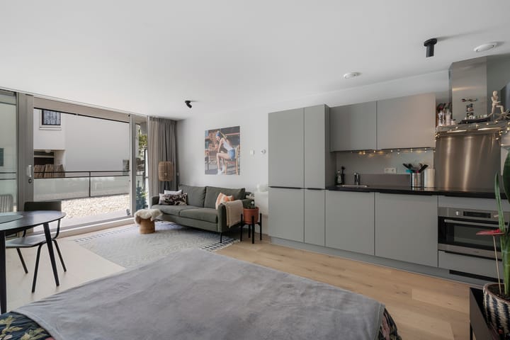 Photo 12 of Burmandwarsstraat 7-A