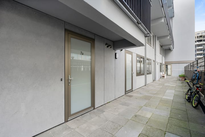 Photo 21 of Burmandwarsstraat 7-A