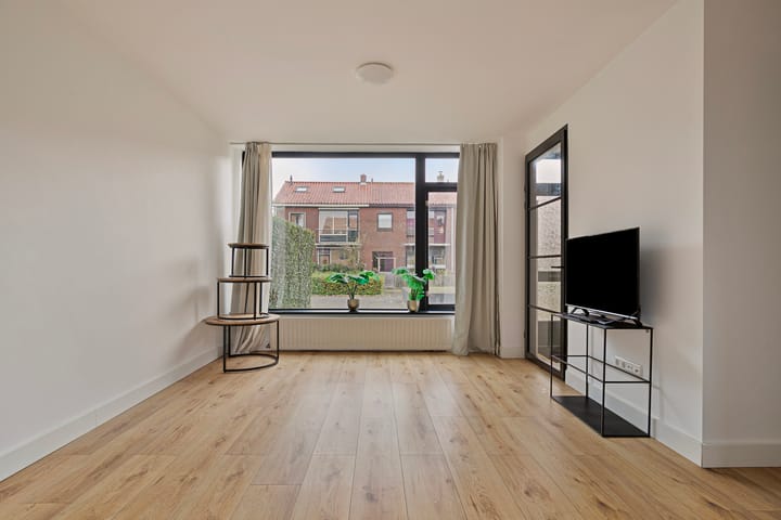 Foto 3 van van Alkemadelaan 65