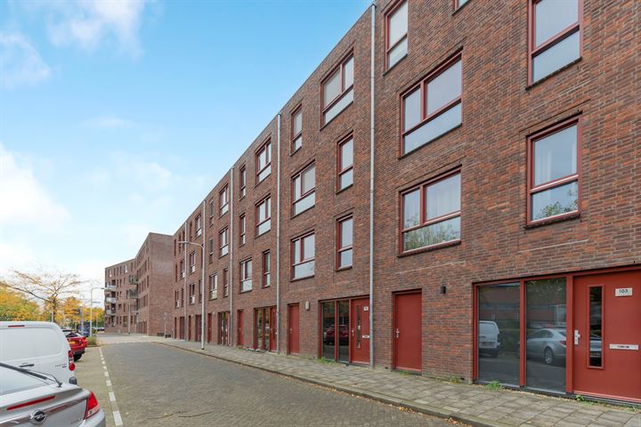 Bekijk foto van Jan Luykenstraat 101