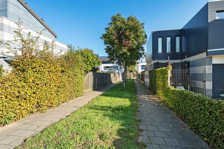 View photo 45 of Wim Sonneveldstraat 39