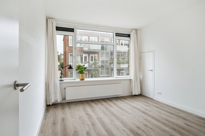 Bekijk foto 10 van Cleyburchstraat 30-B