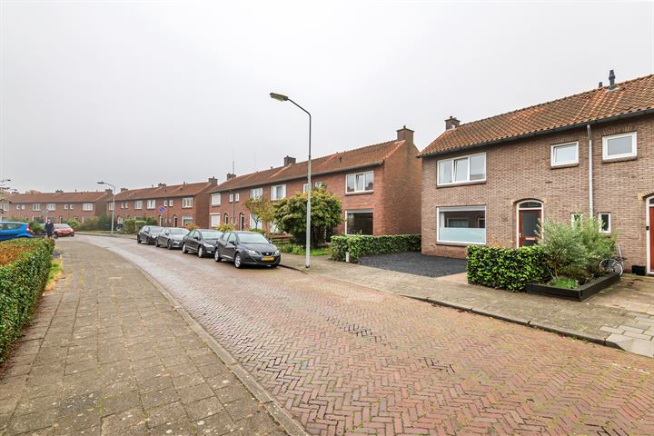 Bekijk foto 36 van Lijsterbesstraat 33