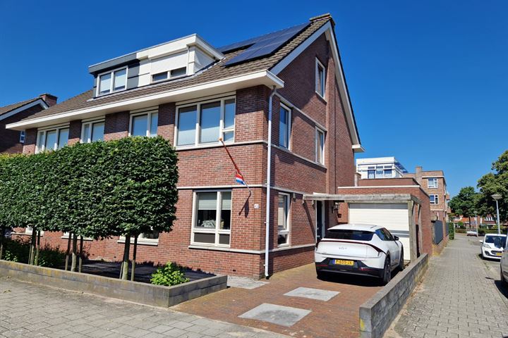 View photo 1 of Martinus Nijhoffstraat 43