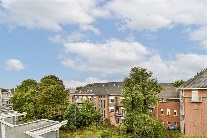 View photo 38 of Eerste Helmersstraat 173-2