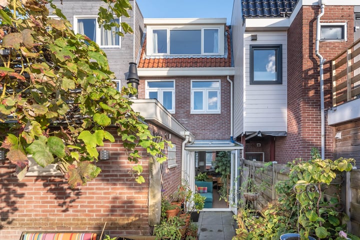 View photo 16 of Oranjeboomstraat 146