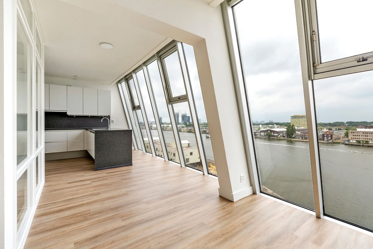 Foto 1 van Sumatrakade 1477