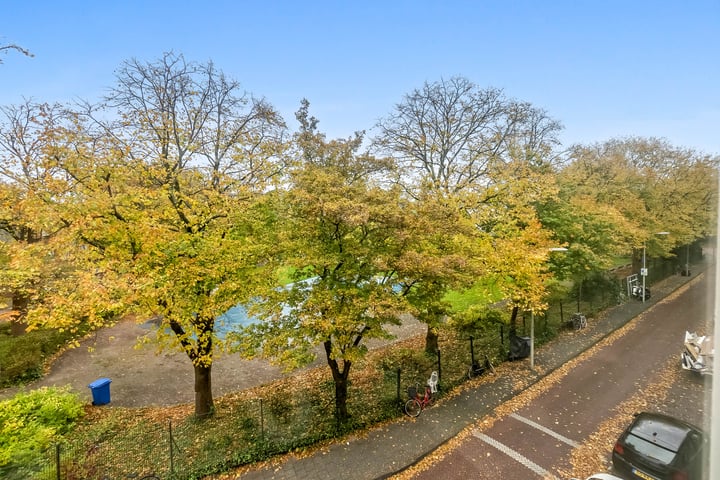 Bekijk foto 37 van Mijtensstraat 95