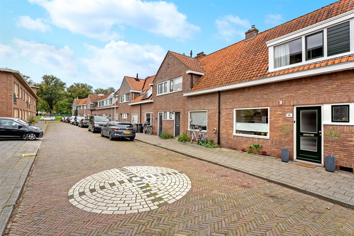 Bekijk foto 32 van De Ruyterstraat 74