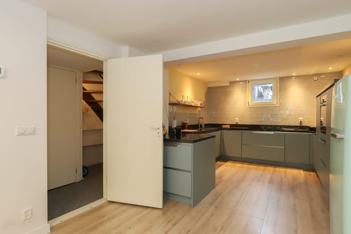 Foto 15 van Abeelstraat 10