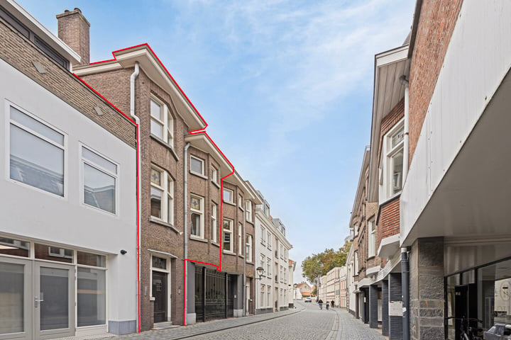 View photo 1 of Huijbergsestraat 10