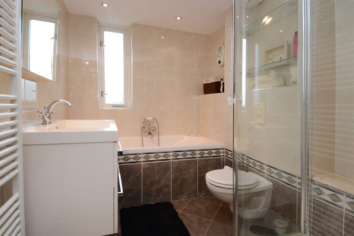 Foto 13 van Wethouder van Damlaan 46-A