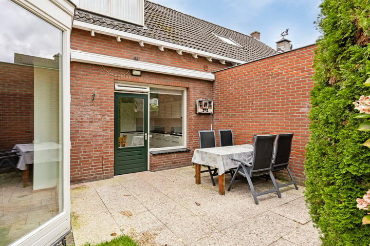 View photo 24 of Haagstraat 28