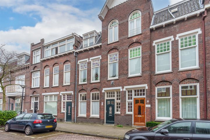 Bekijk foto 1 van Obrechtstraat 39