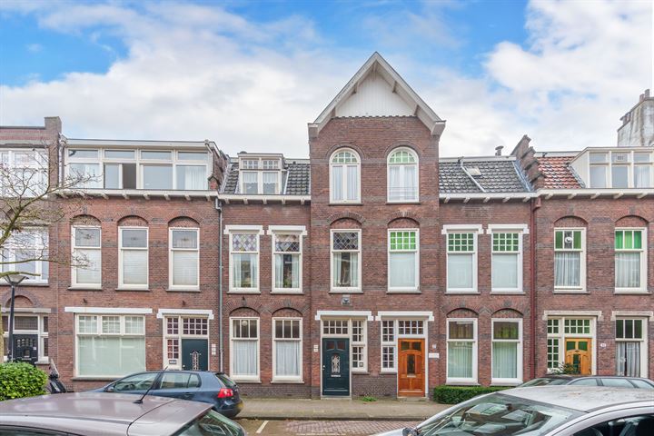 Bekijk foto 4 van Obrechtstraat 39