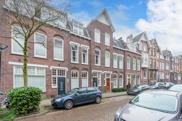 Bekijk foto 27 van Obrechtstraat 39