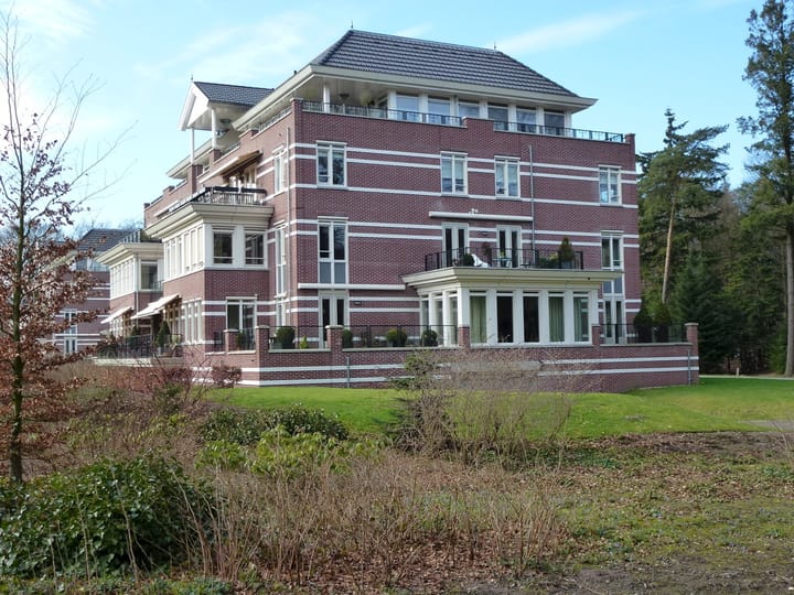 Van den Berghlaan 24