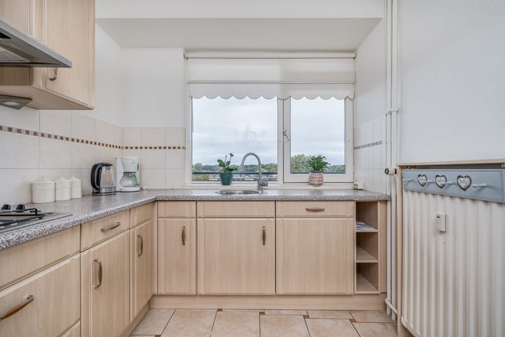 Foto 10 van Roosstraat 82