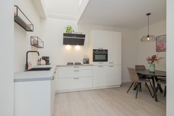 Foto 12 van Parallelweg 101-E