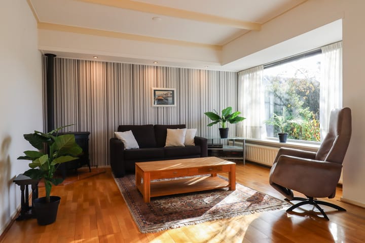 Foto 10 van Bernhardlaan 26