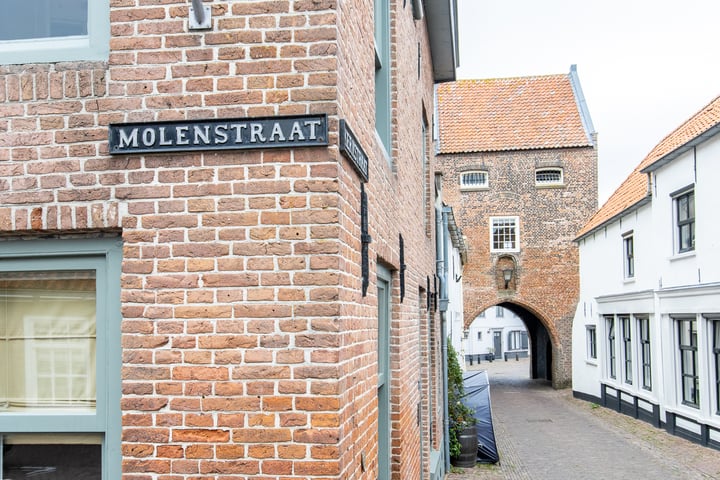 View photo 9 of Molenstraat 2