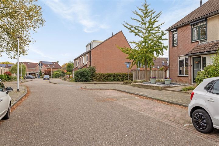 Bekijk foto 30 van Charlotte Köhlerstraat 91