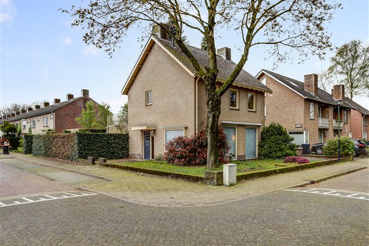 View photo 1 of Hesselmansstraat 28