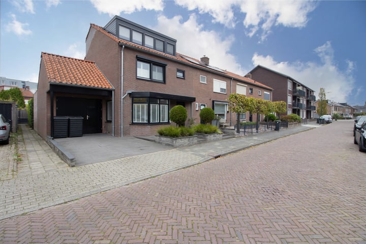 Bekijk foto 46 van Colijnstraat 15