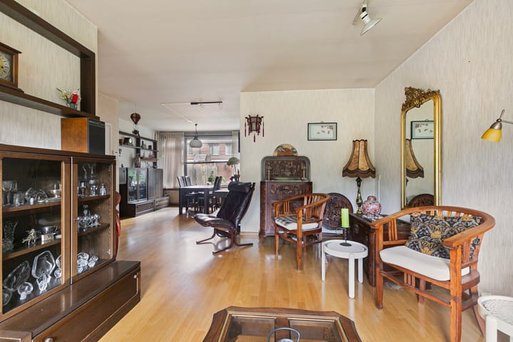 Foto 2 van Dennekruid 208