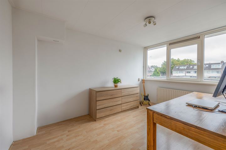 Bekijk foto 16 van Leeuwerikstraat 18