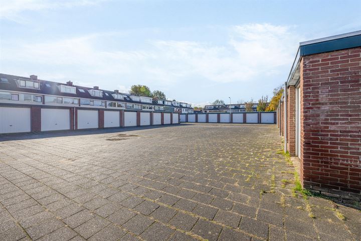 Bekijk foto 32 van Leeuwerikstraat 18