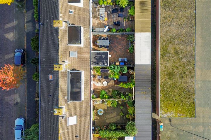 Bekijk foto 40 van Leeuwerikstraat 18