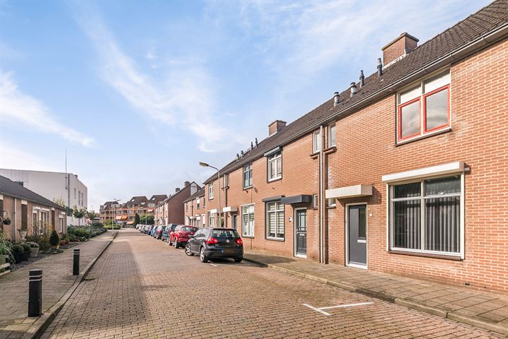 View photo 8 of Oosterstraat 32