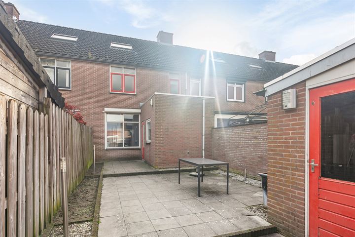 View photo 35 of Oosterstraat 32