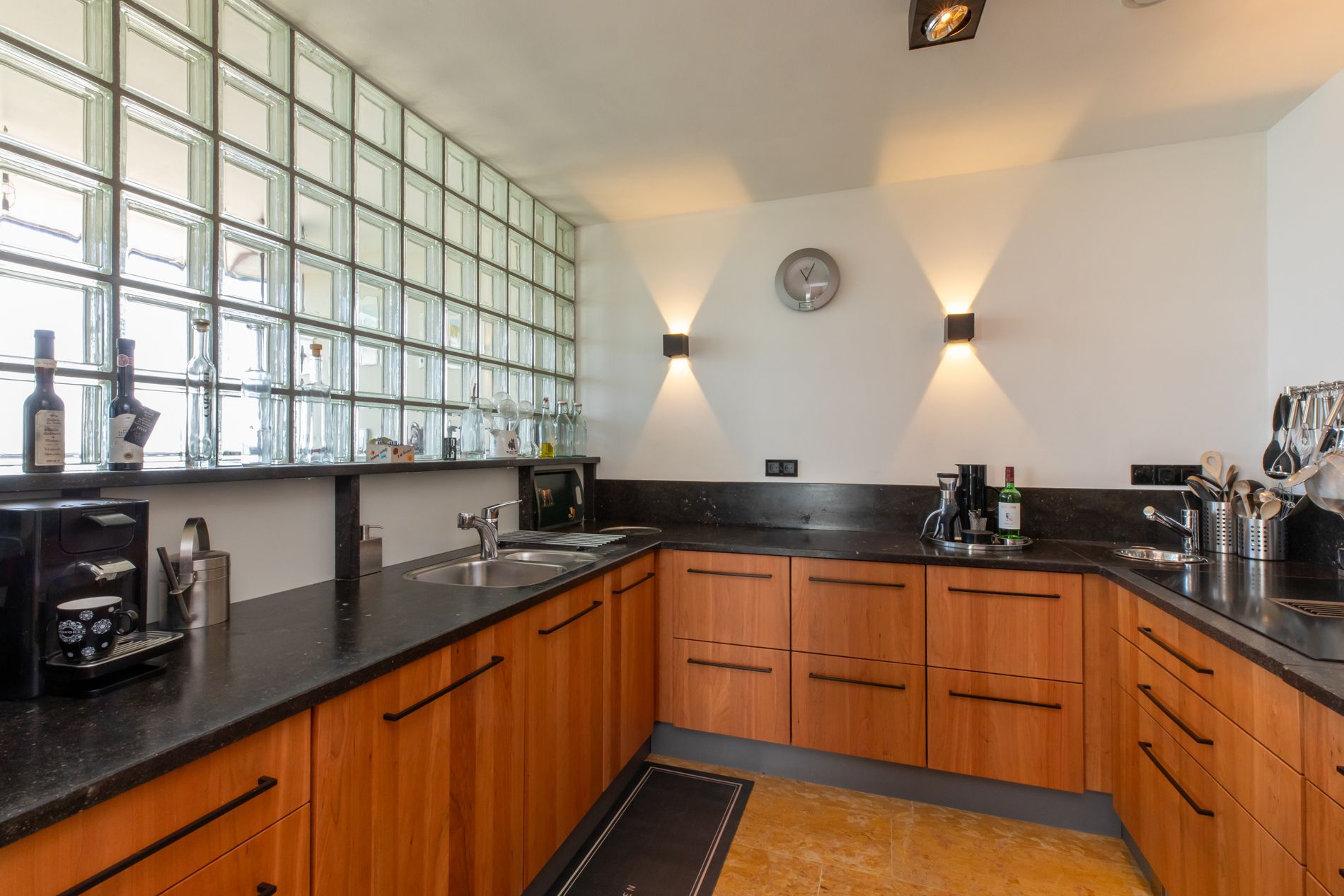 Photo 15 of Boulevard Bankert 870