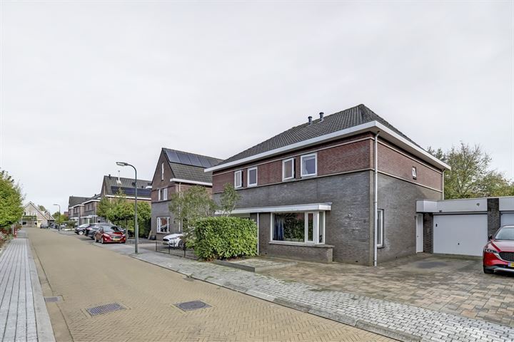 Bekijk foto 7 van Heermanstraat 8