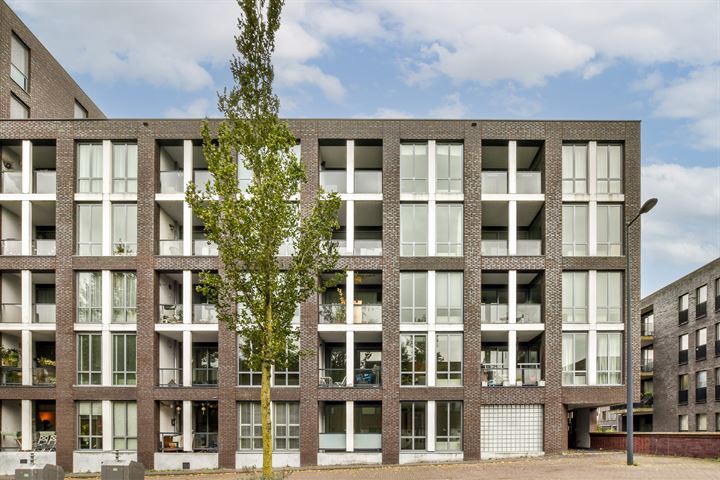 View photo 4 of Fritz Dietrich Kahlenbergstraat 59