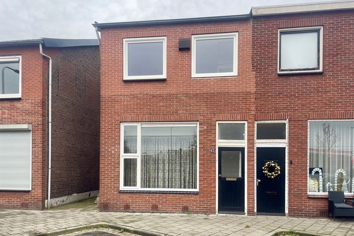 View photo 1 of Ambtstraat 63