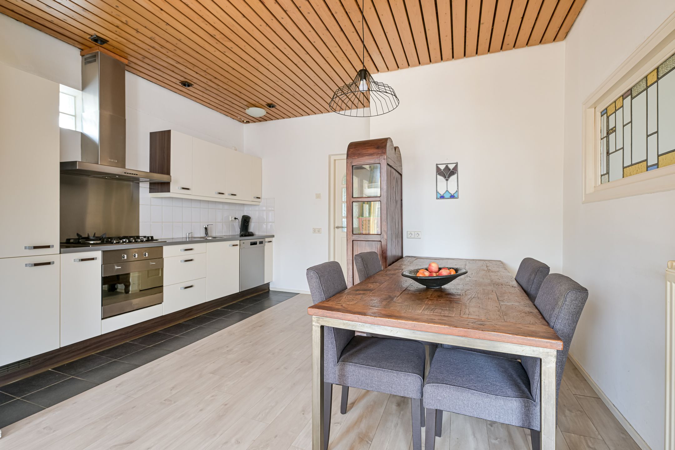 Photo 12 of Sint Nicolaasstraat 28