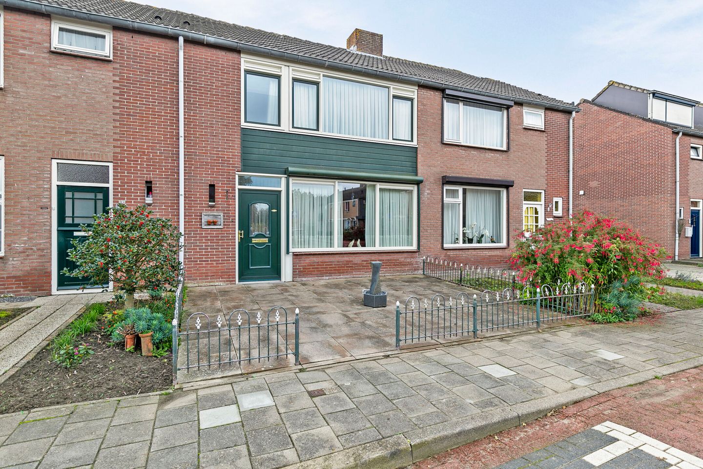 Foto 1 van Azaleastraat 7